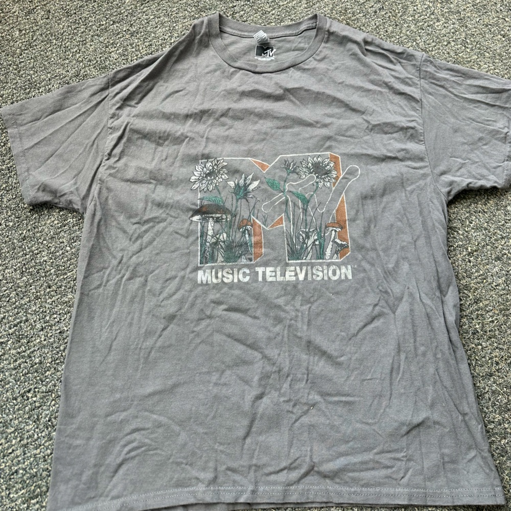 Gray MTV tee